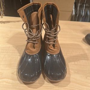 Women’s duck boots